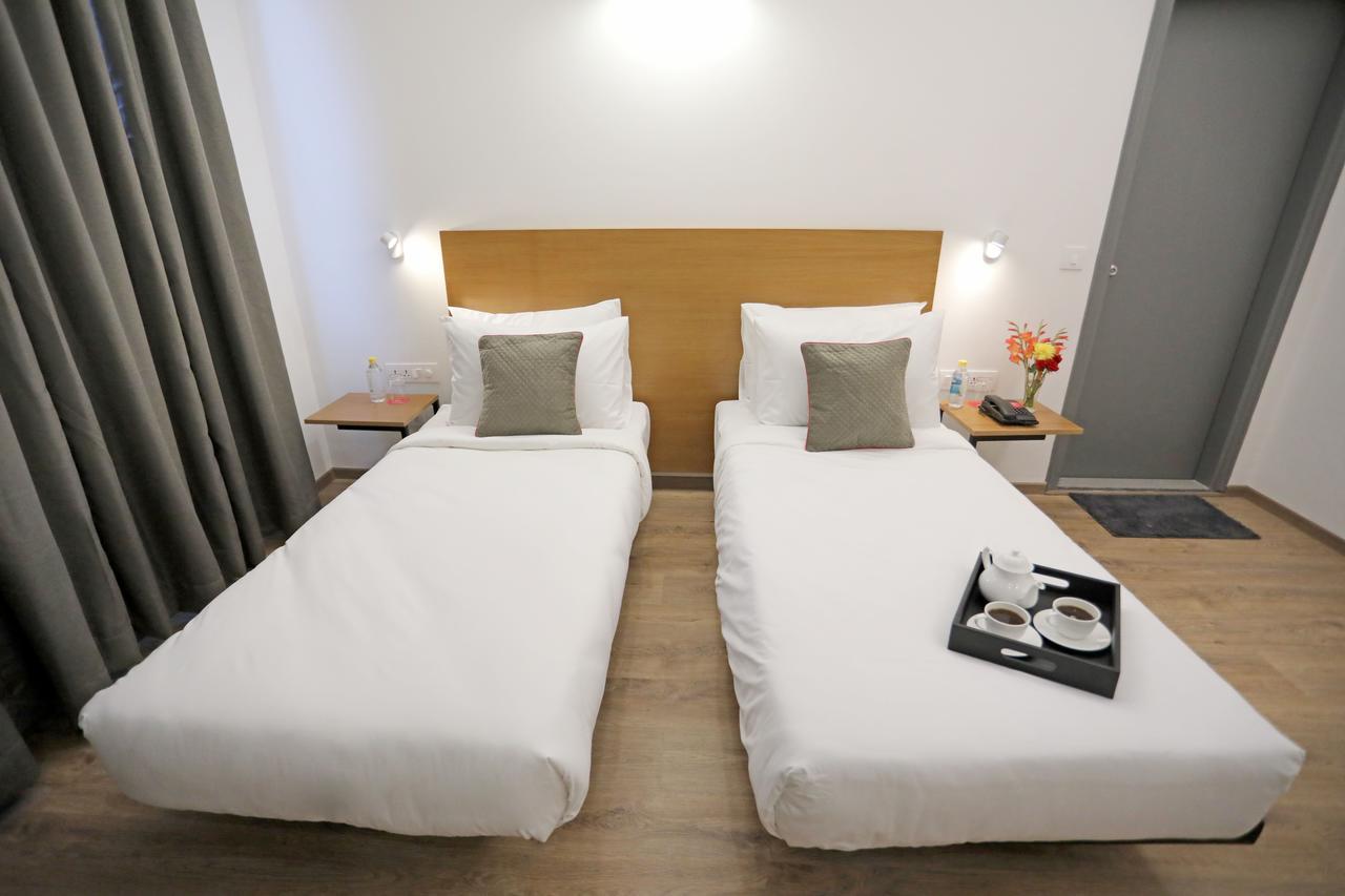 Oyo Townhouse 027 Sector 15 Gurgaon Hotel Kültér fotó