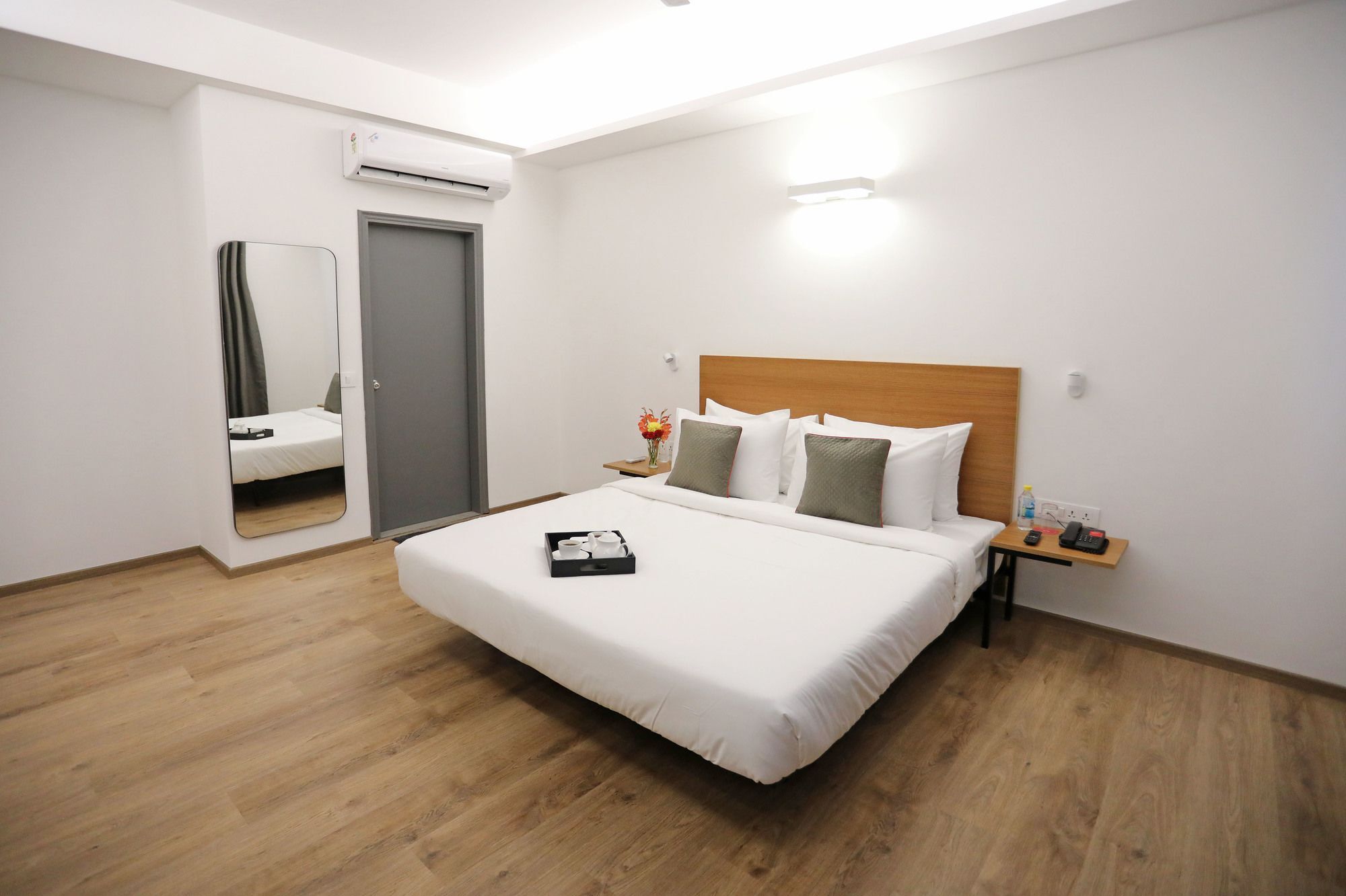 Oyo Townhouse 027 Sector 15 Gurgaon Hotel Kültér fotó
