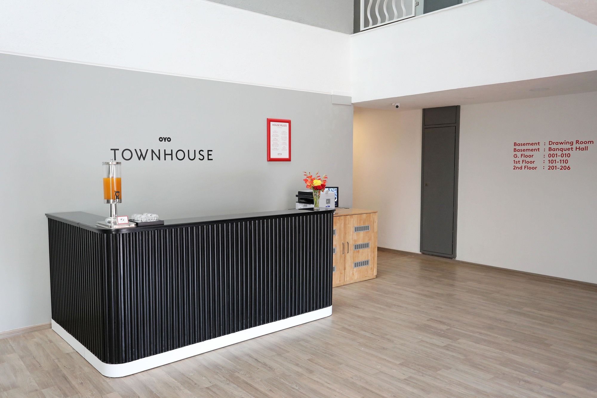 Oyo Townhouse 027 Sector 15 Gurgaon Hotel Kültér fotó